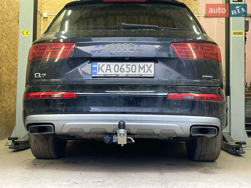 Позашляховик / Кросовер Audi Q7 2016 в Києві
