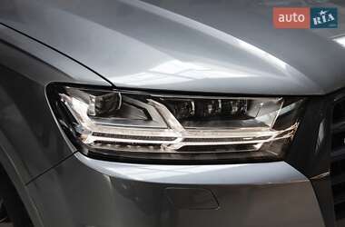 Внедорожник / Кроссовер Audi Q7 2017 в 
