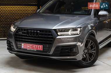 Внедорожник / Кроссовер Audi Q7 2017 в 