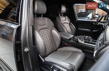 Внедорожник / Кроссовер Audi Q7 2017 в 