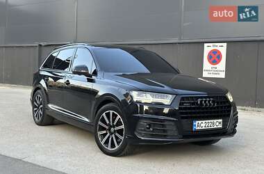 Позашляховик / Кросовер Audi Q7 2015 в 