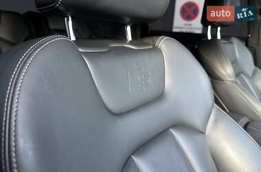 Позашляховик / Кросовер Audi Q7 2015 в 