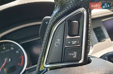 Внедорожник / Кроссовер Audi Q7 2015 в 