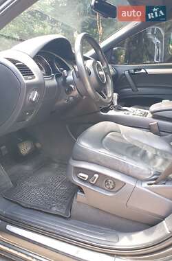 Внедорожник / Кроссовер Audi Q7 2015 в 