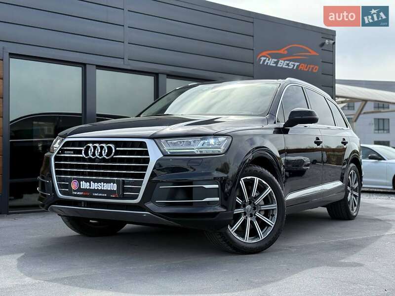 Позашляховик / Кросовер Audi Q7 2017 в 