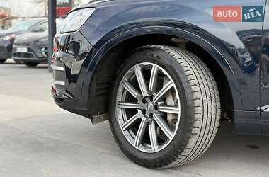 Позашляховик / Кросовер Audi Q7 2017 в 