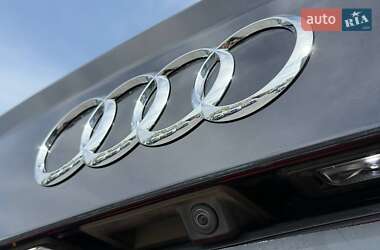 Позашляховик / Кросовер Audi Q7 2017 в 