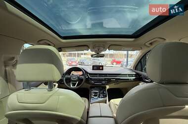 Позашляховик / Кросовер Audi Q7 2017 в 