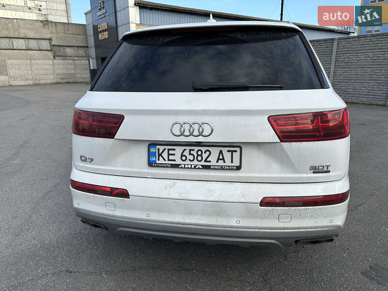 Позашляховик / Кросовер Audi Q7 2018 в Дніпрі