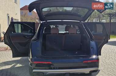 Позашляховик / Кросовер Audi Q7 2017 в 