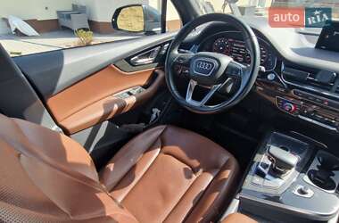 Позашляховик / Кросовер Audi Q7 2017 в 