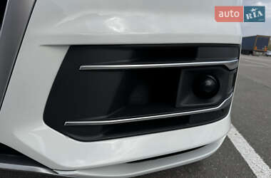 Внедорожник / Кроссовер Audi Q7 2017 в 
