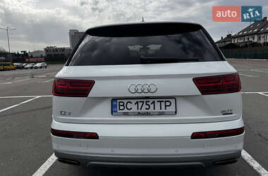 Внедорожник / Кроссовер Audi Q7 2017 в 