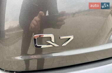 Внедорожник / Кроссовер Audi Q7 2015 в 