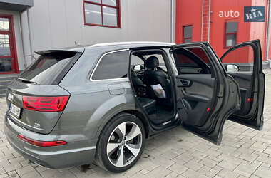 Внедорожник / Кроссовер Audi Q7 2015 в 