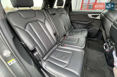 Внедорожник / Кроссовер Audi Q7 2015 в 