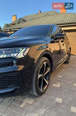 Внедорожник / Кроссовер Audi Q7 2020 в 