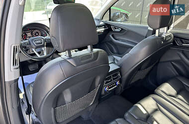 Позашляховик / Кросовер Audi Q7 2016 в 