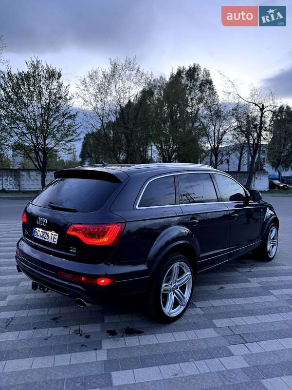 Внедорожник / Кроссовер Audi Q7 2012 в 