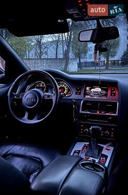 Внедорожник / Кроссовер Audi Q7 2012 в 