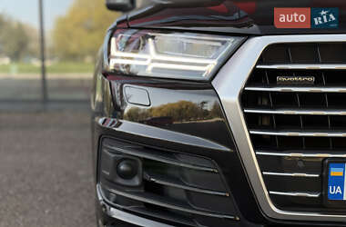 Внедорожник / Кроссовер Audi Q7 2018 в 