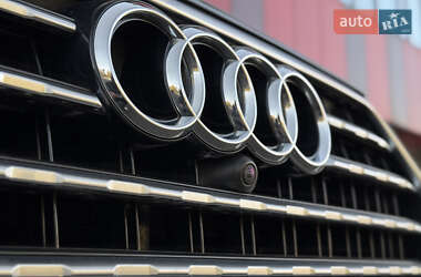 Внедорожник / Кроссовер Audi Q7 2018 в 