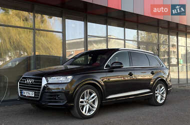 Внедорожник / Кроссовер Audi Q7 2018 в 