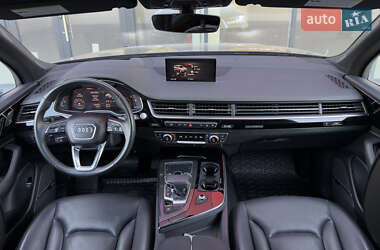 Внедорожник / Кроссовер Audi Q7 2018 в 
