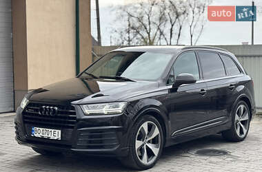 Внедорожник / Кроссовер Audi Q7 2015 в 