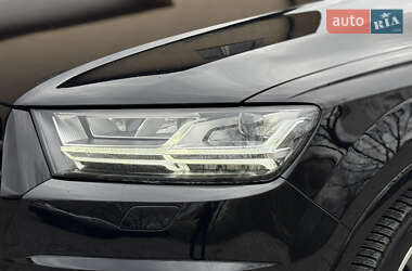 Внедорожник / Кроссовер Audi Q7 2015 в 