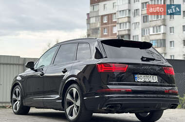 Внедорожник / Кроссовер Audi Q7 2015 в 