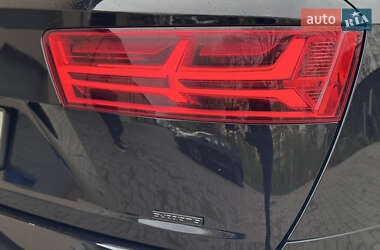 Внедорожник / Кроссовер Audi Q7 2015 в 
