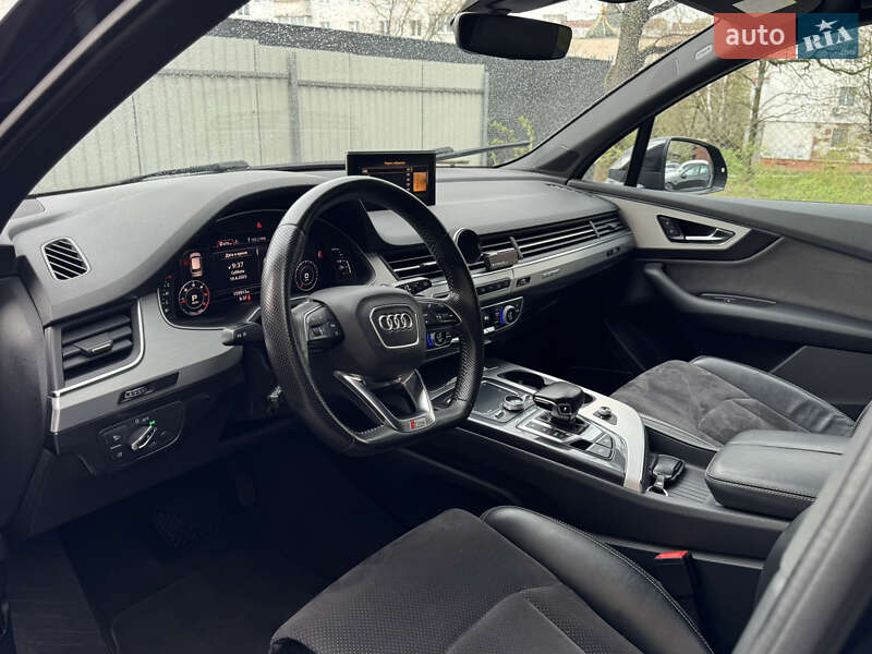 Внедорожник / Кроссовер Audi Q7 2015 в Тернополе