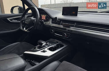 Внедорожник / Кроссовер Audi Q7 2015 в 