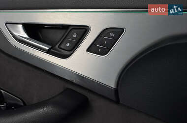 Внедорожник / Кроссовер Audi Q7 2015 в 