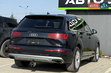 Внедорожник / Кроссовер Audi Q7 2016 в 