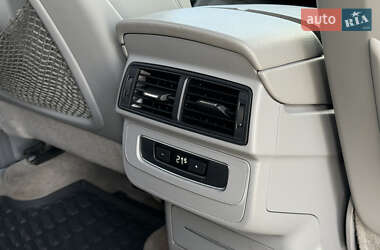 Внедорожник / Кроссовер Audi Q7 2016 в 