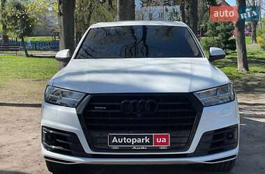 Внедорожник / Кроссовер Audi Q7 2017 в 