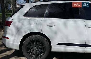 Внедорожник / Кроссовер Audi Q7 2017 в 
