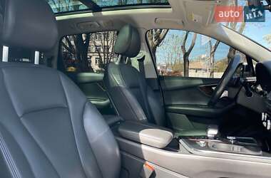 Внедорожник / Кроссовер Audi Q7 2017 в 