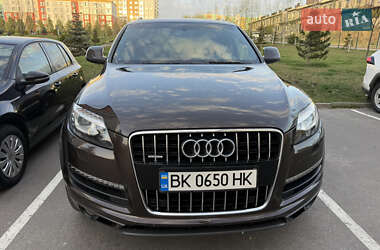 Позашляховик / Кросовер Audi Q7 2011 в 