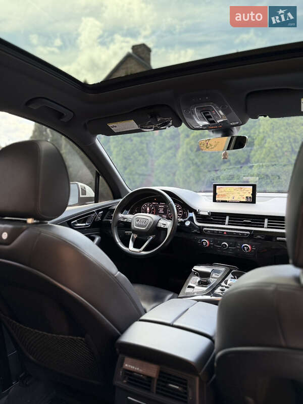 Внедорожник / Кроссовер Audi Q7 2017 в Ужгороде