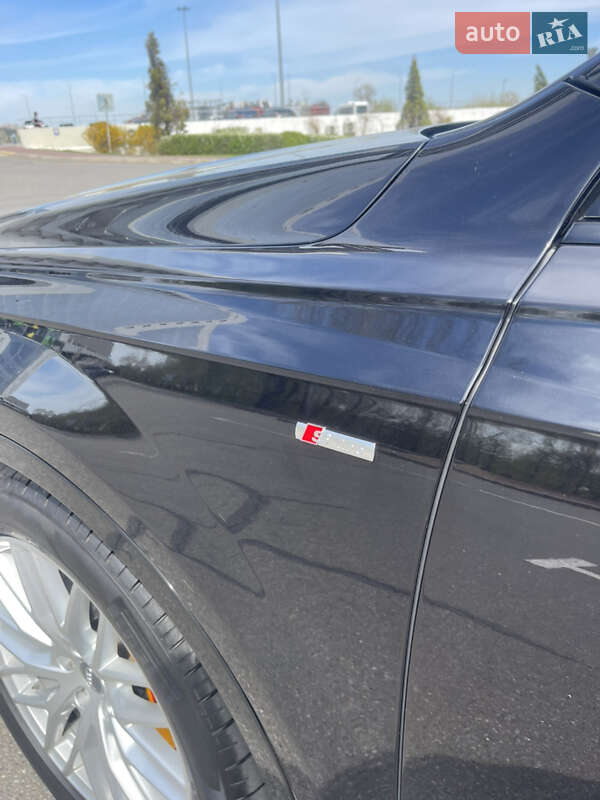 Внедорожник / Кроссовер Audi Q7 2015 в Киеве