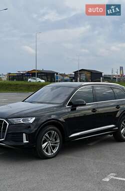 Внедорожник / Кроссовер Audi Q7 2020 в 