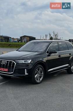 Внедорожник / Кроссовер Audi Q7 2020 в 