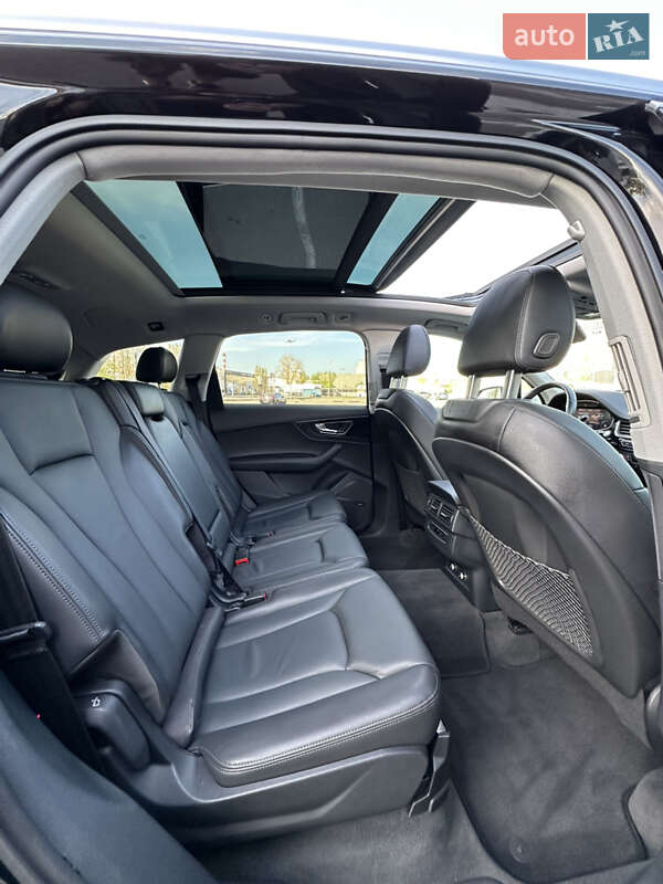 Внедорожник / Кроссовер Audi Q7 2019 в Киеве