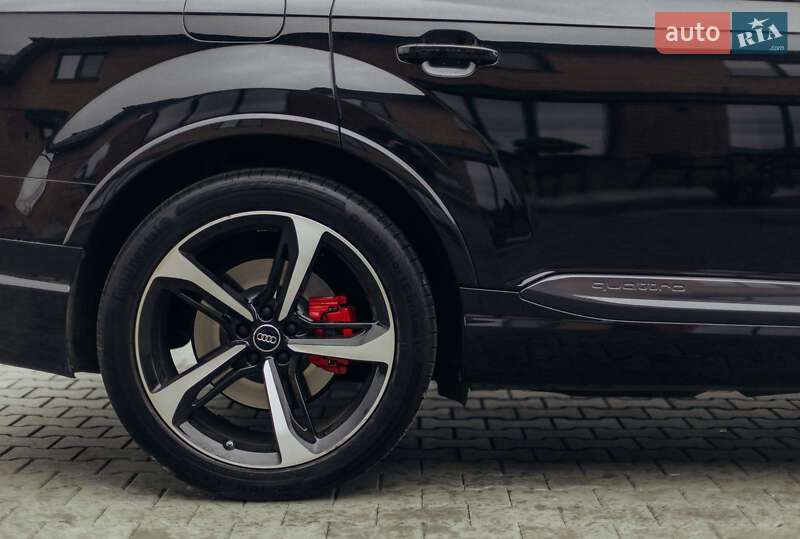 Внедорожник / Кроссовер Audi Q7 2016 в Луцке