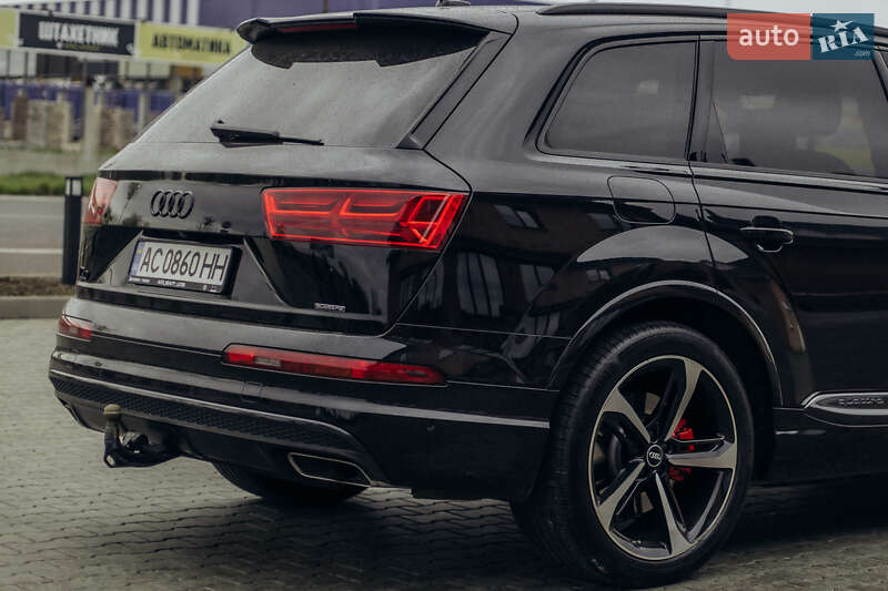 Внедорожник / Кроссовер Audi Q7 2016 в Луцке