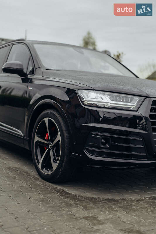 Внедорожник / Кроссовер Audi Q7 2016 в Луцке