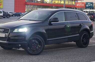 Внедорожник / Кроссовер Audi Q7 2006 в 